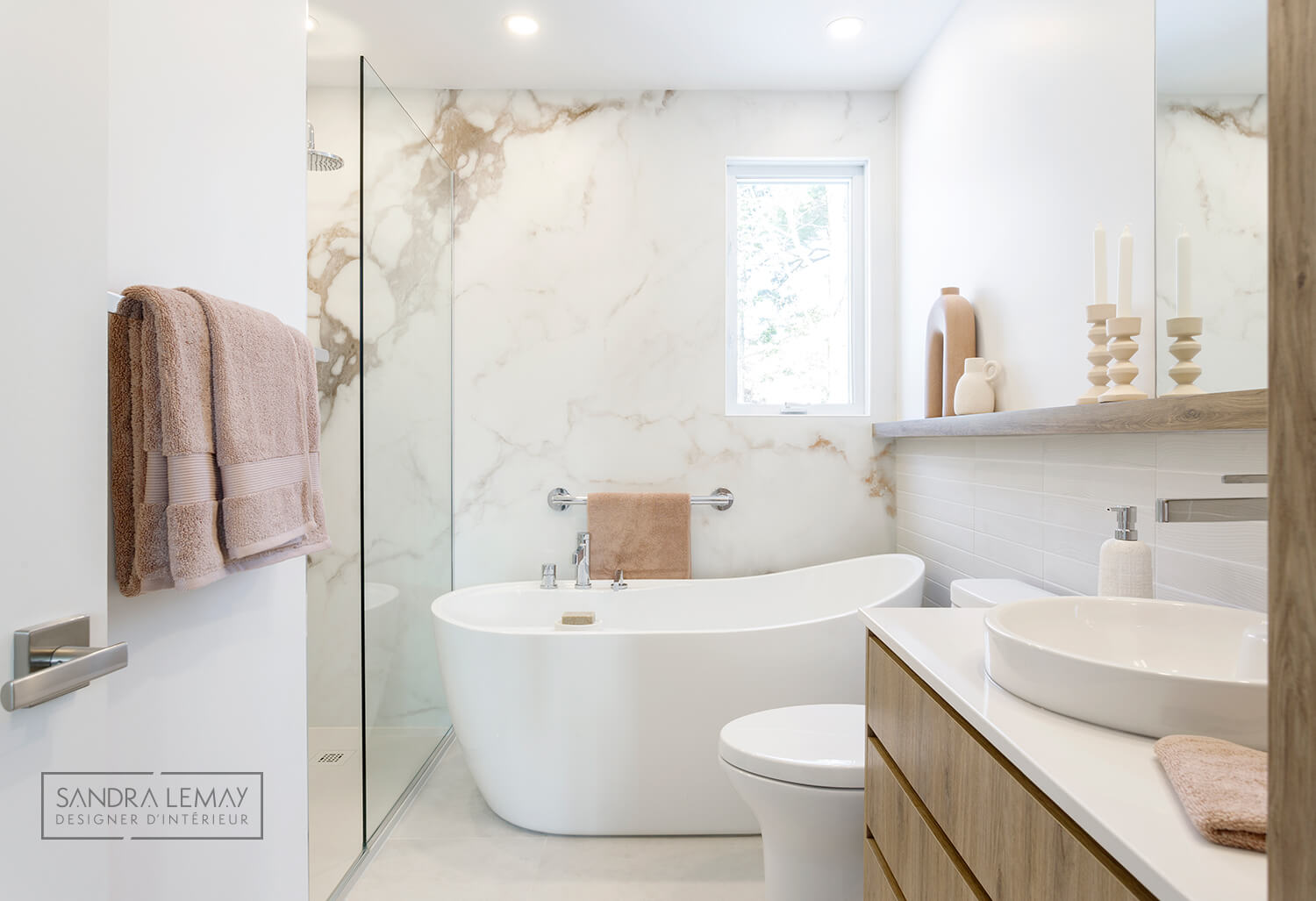 SALLE DE BAIN FAMILIALE ÉLÉGANTE ET LUMINEUSE